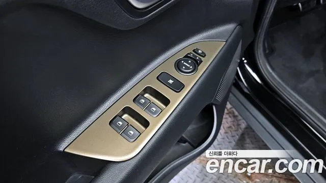 Kia Stonic 2018 — фото 13