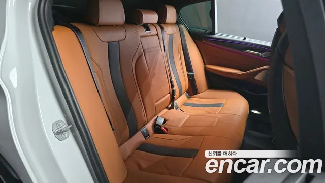 BMW M5 2023 — фото 12