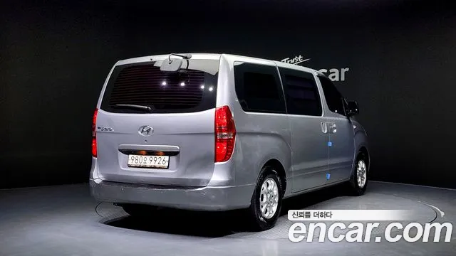 Hyundai Starex 2016 — фото 2