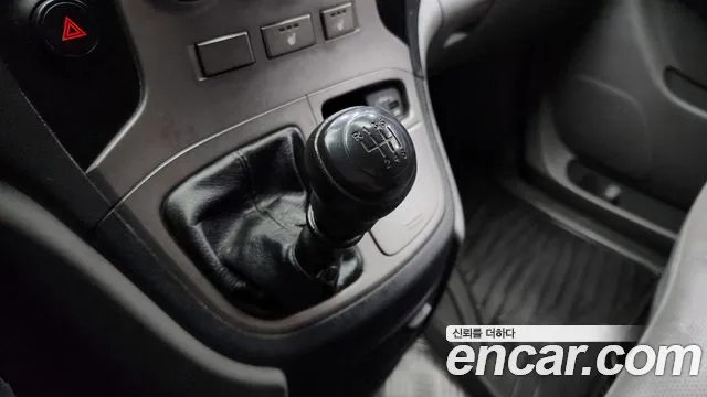 Hyundai Starex 2016 — фото 9