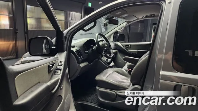 Hyundai Starex 2016 — фото 10