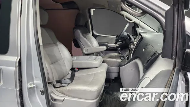 Hyundai Starex 2016 — фото 11