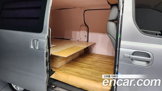 Hyundai Starex 2016 — фото 12