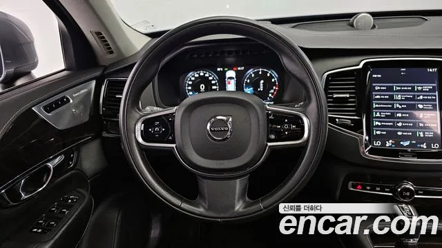 Volvo XC90 2017 — фото 13