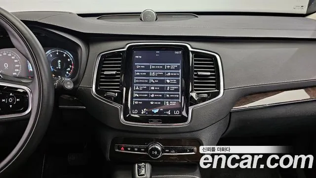 Volvo XC90 2017 — фото 16