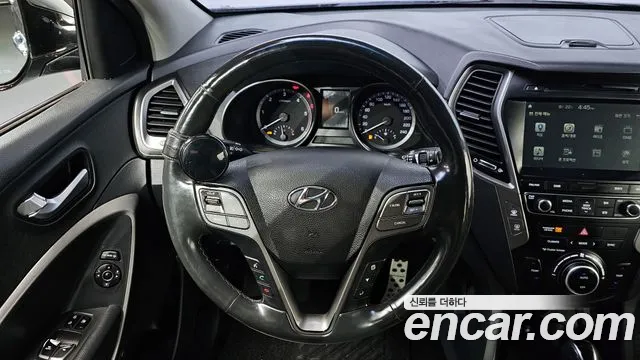 Hyundai Santafe 2018 — фото 14