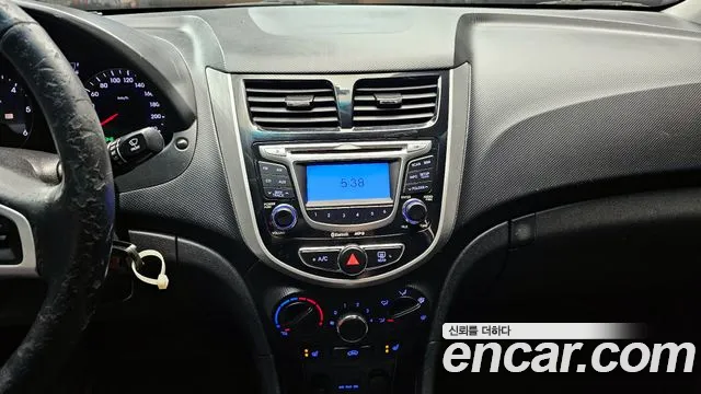 Hyundai Accent 2012 — фото 14