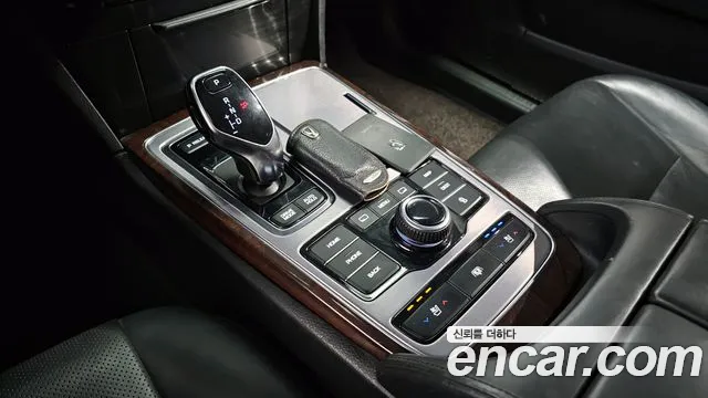 Hyundai Equus 2014 — фото 9