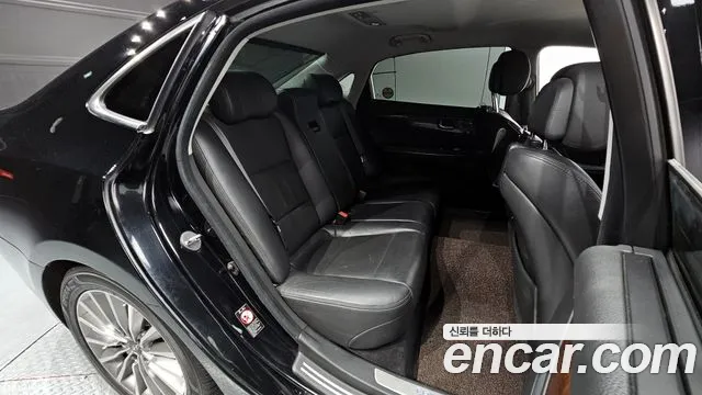 Hyundai Equus 2014 — фото 12