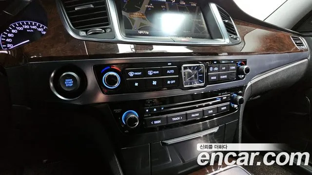 Hyundai Equus 2014 — фото 15