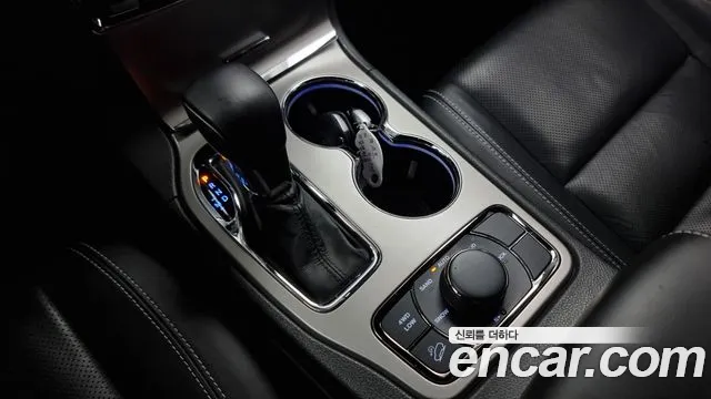 Jeep Cherokee 2021 — фото 9