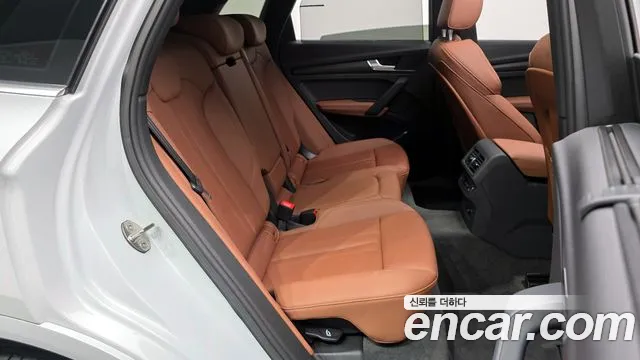Audi Q5 2023 — фото 12