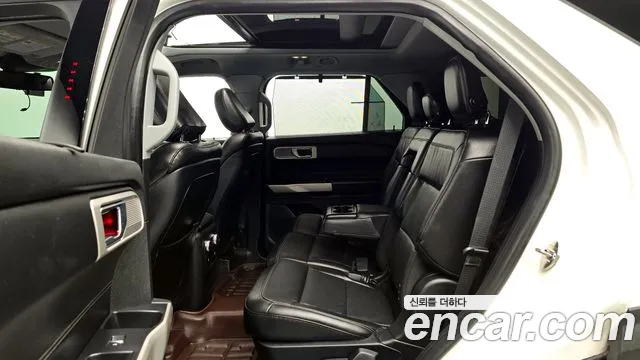 Ford Explorer 2020 — фото 12