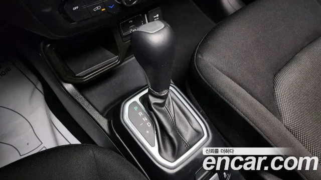 Jeep Renegade 2021 — фото 9