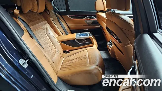 BMW 7-Series 2017 — фото 13
