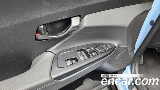 Hyundai Veloster 2019 — фото 18