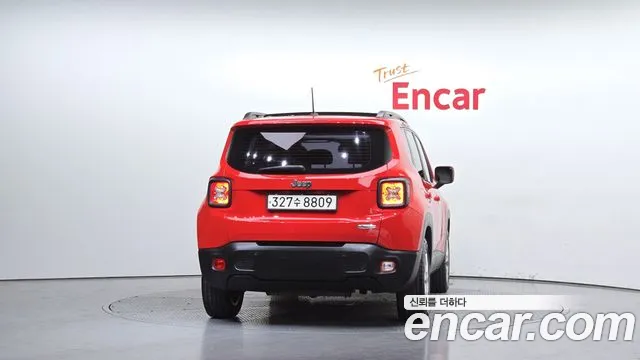 Jeep Renegade 2017 — фото 4