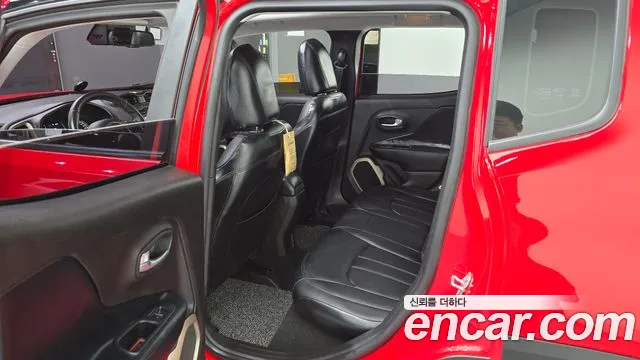Jeep Renegade 2017 — фото 11