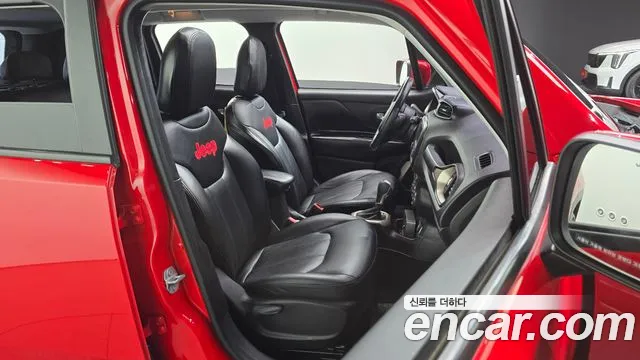 Jeep Renegade 2017 — фото 12
