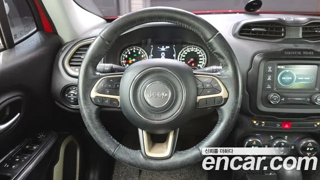Jeep Renegade 2017 — фото 13