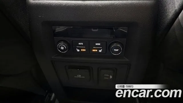 ChevroletGMDaewoo Traverse 2022 — фото 16