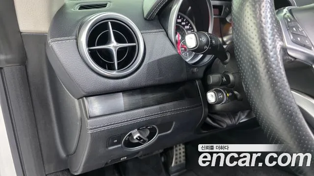Mercedes-Benz SL-Class 2017 — фото 13