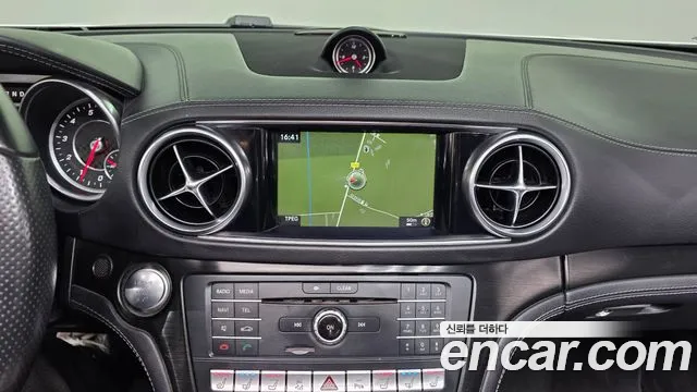 Mercedes-Benz SL-Class 2017 — фото 16