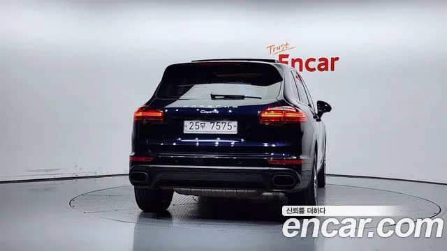 Porsche Cayenne 2016 — фото 4