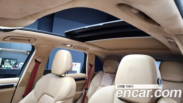 Porsche Cayenne 2016 — фото 17