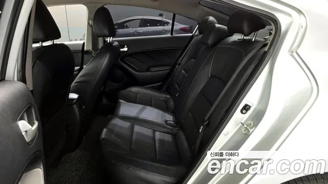 Kia K3 2015 — фото 12