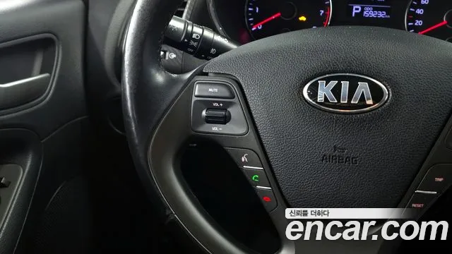 Kia K3 2015 — фото 14