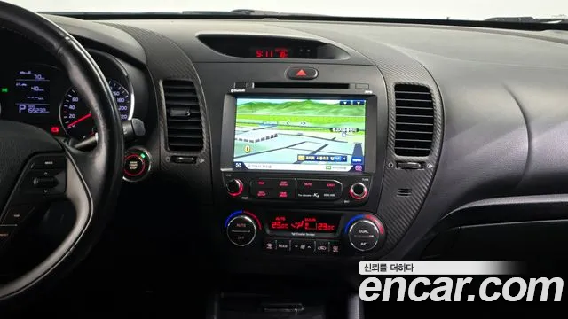 Kia K3 2015 — фото 15