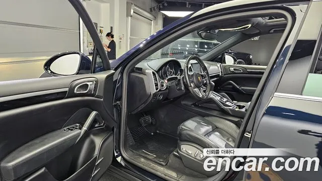 Porsche Cayenne 2016 — фото 10
