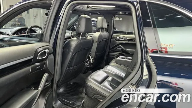 Porsche Cayenne 2016 — фото 11