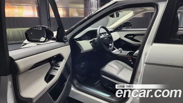 Land Rover Range Rover Evoque 2024 — фото 10