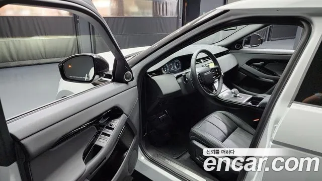 Land Rover Range Rover Evoque 2024 — фото 10