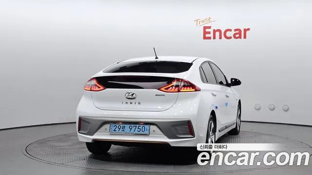 Hyundai Ioniq 2018 — фото 4