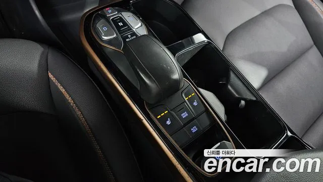 Hyundai Ioniq 2018 — фото 9
