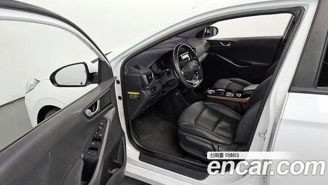 Hyundai Ioniq 2018 — фото 10