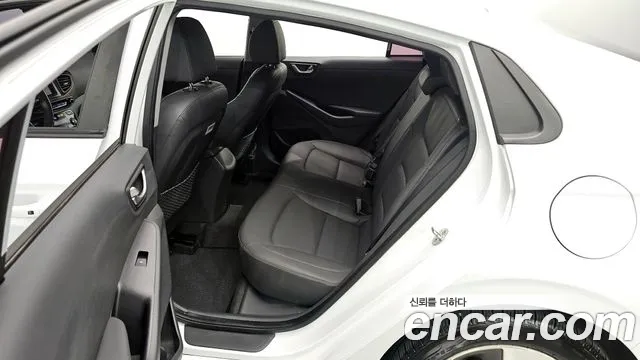 Hyundai Ioniq 2018 — фото 11