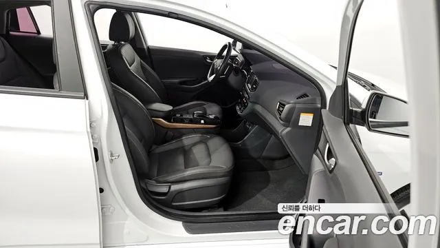 Hyundai Ioniq 2018 — фото 12