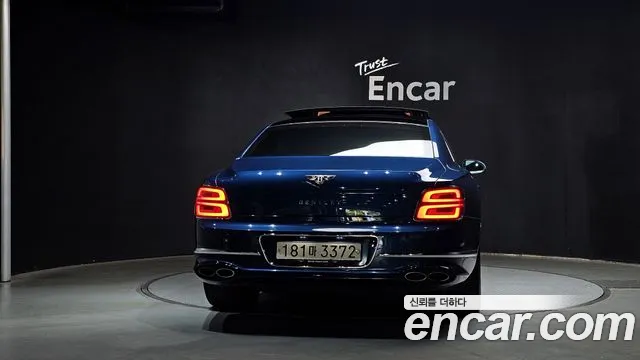 Bentley Flying Spur 2023 — фото 4