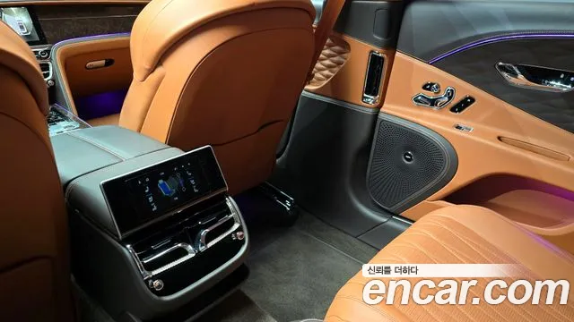 Bentley Flying Spur 2023 — фото 17