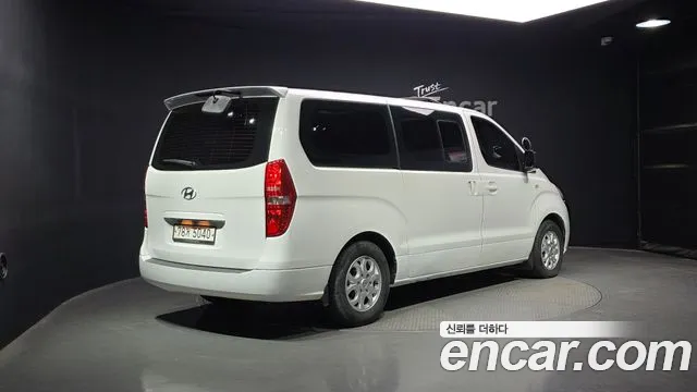 Hyundai Starex 2015 — фото 2