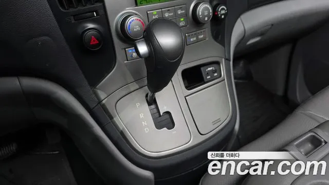 Hyundai Starex 2015 — фото 9