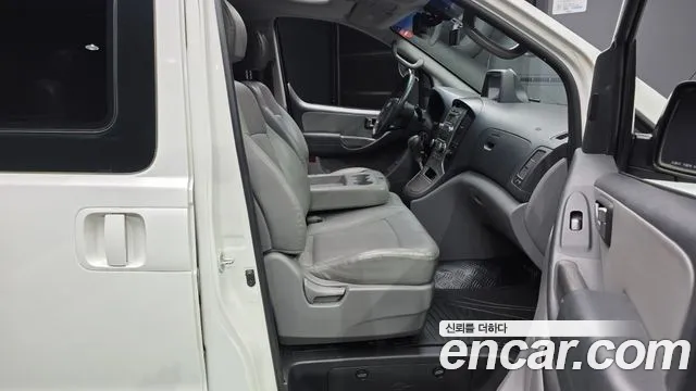 Hyundai Starex 2015 — фото 11