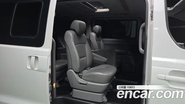 Hyundai Starex 2015 — фото 12