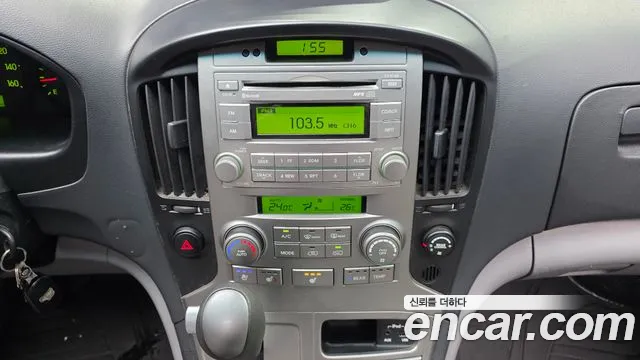 Hyundai Starex 2015 — фото 14