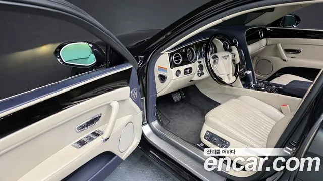 Bentley Flying Spur 2018 — фото 10