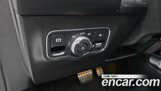 Mercedes-Benz GLB-Class 2021 — фото 14